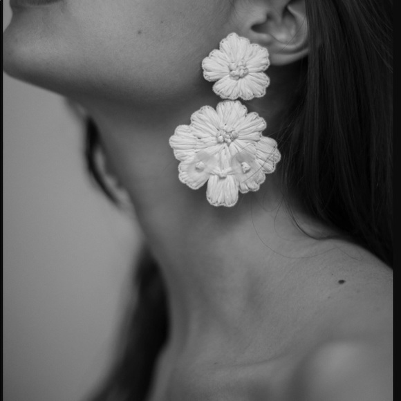 Stevie Earring with Rhinestones and Pearls - Picture 6 of 9